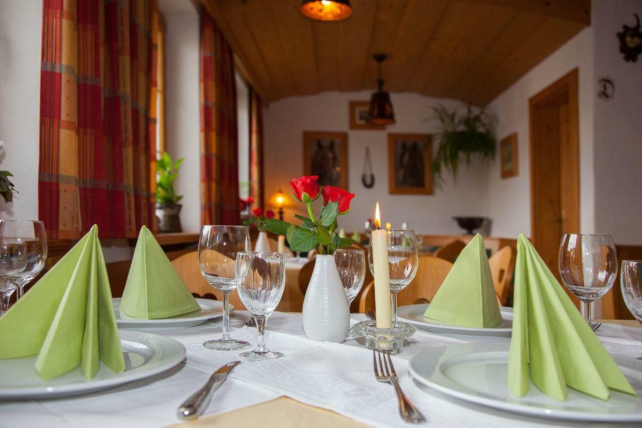 Fruehstueckspension Gaestehaus Zum Weissen Roessl Wallgau Luaran gambar